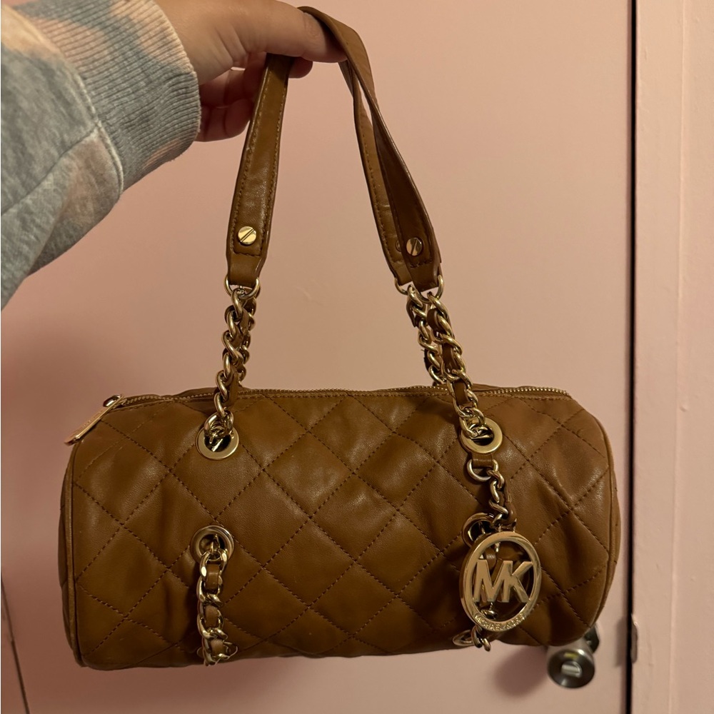 Michael kors barrel bag